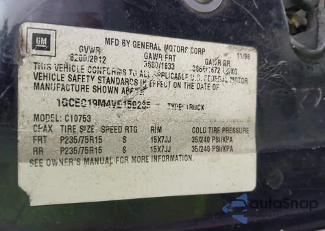 1997 Chevrolet C1500 Fleetside z USA, uszkodzony, nr VIN 1GCEC19M4VE159235